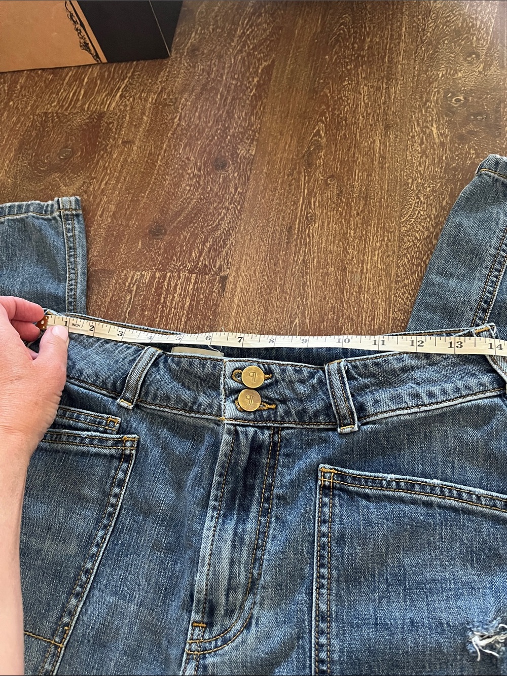 Pilcro Barrel Legged Jeans - Picture 8 of 8